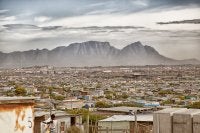 imagem ampla mostrando uma cidade 