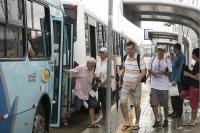 Passageiros de ônibus em Fortaleza, Ceará 