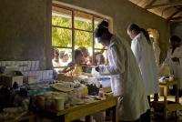 medicas em ação contra a malária no Quênia