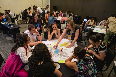 Representantes de dez projetos de sete estados brasileiros compartilharam experiências em evento em Niterói