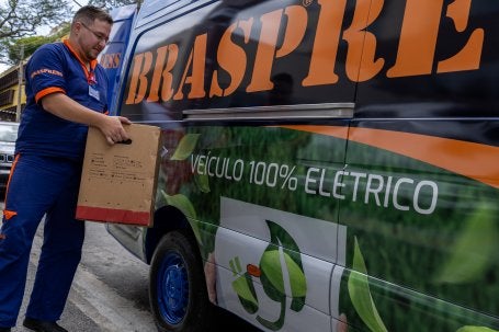 veículo elétrico de carga