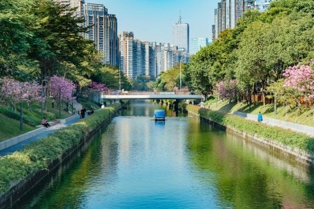Rio Central no Distrito Central de Houhai, em Shenzhen. 