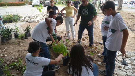 Crianças de escolas públicas de Maranguape participam de oficinas sobre adaptação climática e infraestrutura verde