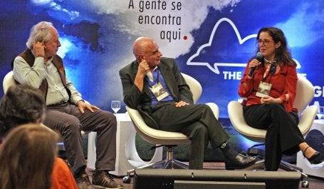 Durante o painel de governança: Carlos Minc, Eduardo Viola e Rachel Biderman (Foto: Mauricio Boff/WRI Brasil)
