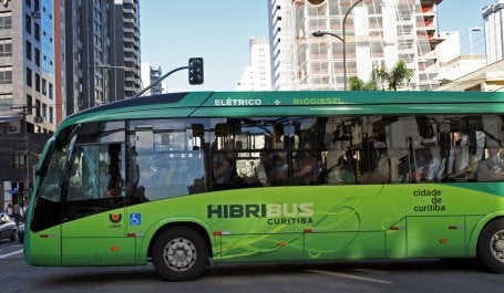 The Brazillian city of Curitiba made tests with hybrid and electric buses to assess the performance of these vehicles (Photo credit: Mariordo/Wikimedia Commons)