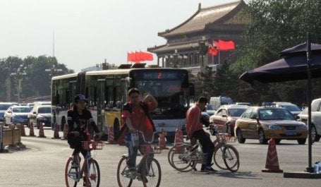 Sistemas de compartilhamento de bicicletas sem estação se mostram uma opção eficiente de transporte em diferentes cidades na China (Foto: Wei Li/WRI)
