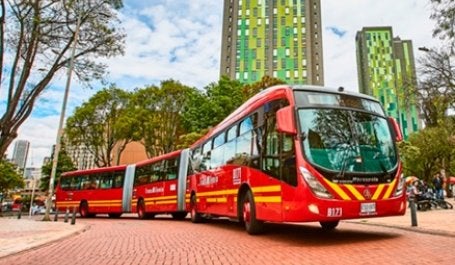 ônibus em bogotá, na colômbia
