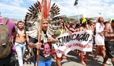 Povos indígenas no Brasil. (Foto: 350.org)