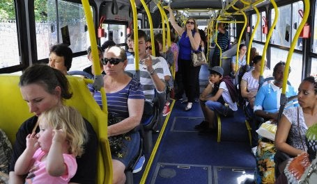 Passageiros de ônibus em Curitiba