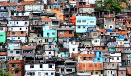 Até 2050, 3 bilhões de pessoas, a maior parte no sul global, estará vivendo em favelas