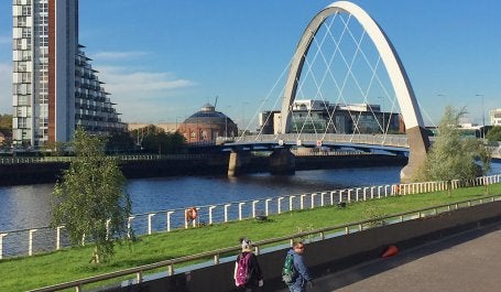 imagem da ponte Squinty bridge em Glasgow