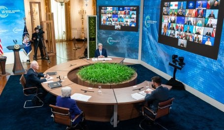 presidente Joe Biden em videoconferência com outros presidentes e líderes