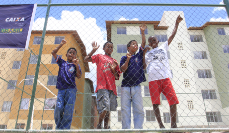 Construir habitação social afastada da cidade traz um ônus inevitável para os moradores e para o poder público.
