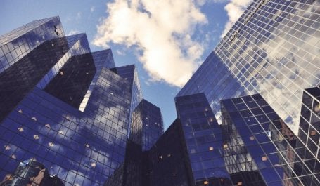 imagem de edifícios corporativos em Montréal, Canadá