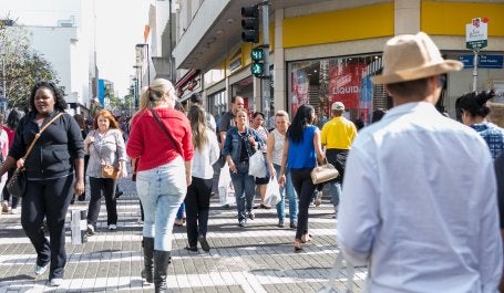A Complete Street respects and attends to both the existing and planned uses of the street (Photo by Daniel Hunter/WRI Brasil)