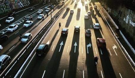 São Paulo é uma das cidades brasileiras que estabeleceram taxas para serviços de transporte sob demanda (Foto: Arnaud Matar/Flickr)