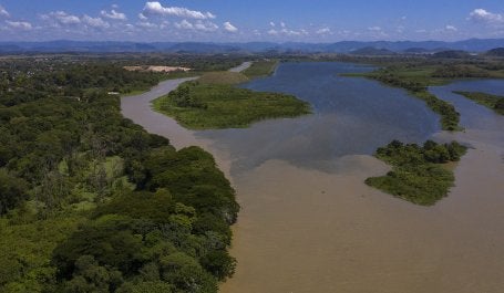 imagem aérea mostra Estação de Tratamento de Água do Guandu, localizada no município de Nova Iguaçu, Rio de Janeiro.