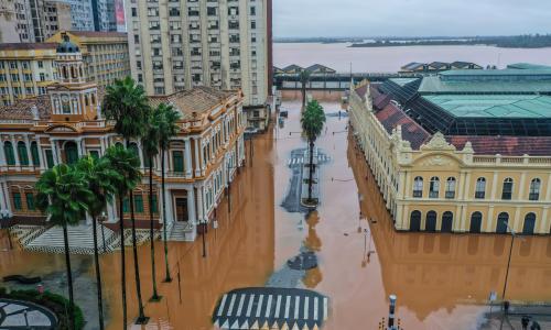 Porto Alegre, 03/05/2024, Prefeitura de Porto Alegre a esquerda e o Mercado Municipal a direita, alagados, após chuva intensa