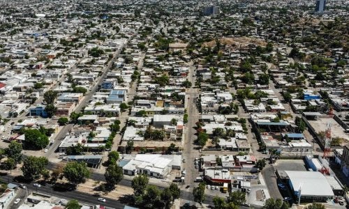 Hermosillo, no México, é uma cidade de clima desértico, com poucas árvores e historicamente sujeita a dias de calor extremo. 