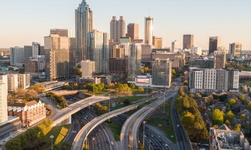 Telhados frios podem ajudar a reduzir o calor em alguns dos bairros mais quentes de Atlanta. 