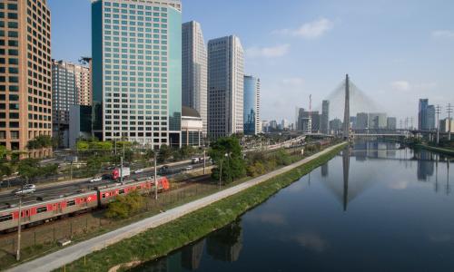 Marco na paisagem de São Paulo, ponte estaiada é parte da OUC Água Espraiada
